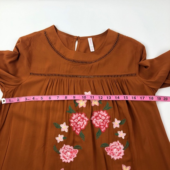 XHILIRATION embroided bell sleeve dress - Picture 7 of 8